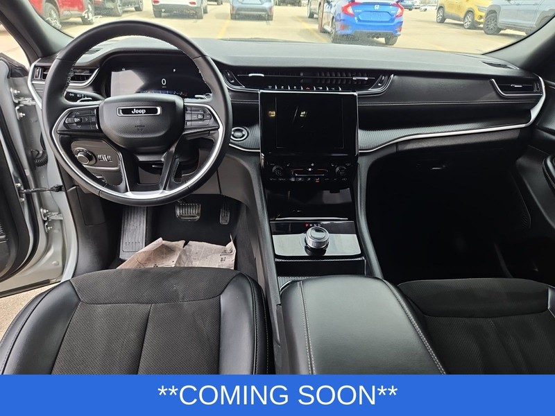 Jeep Grand Cherokee L Vehicle Image 03