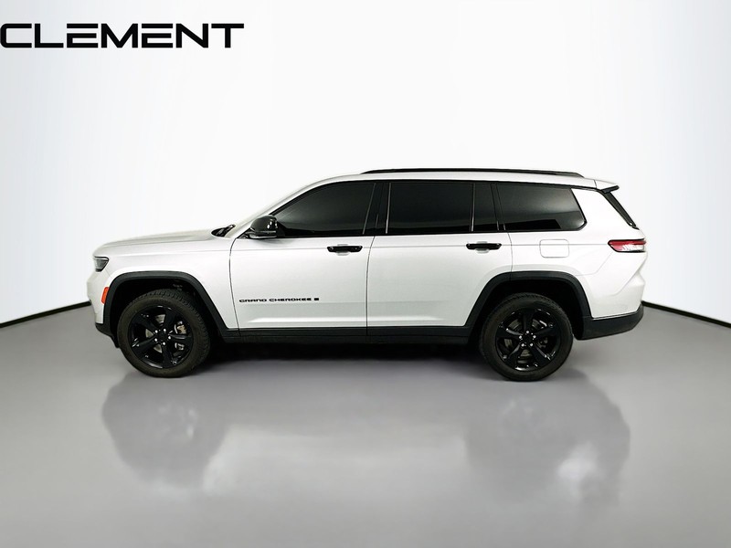 Jeep Grand Cherokee L Vehicle Full-screen Gallery Image 6