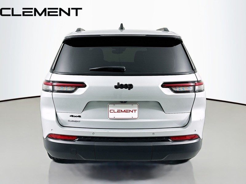 Jeep Grand Cherokee L Vehicle Full-screen Gallery Image 8