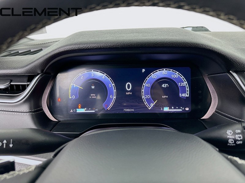 Jeep Grand Cherokee L Vehicle Full-screen Gallery Image 18