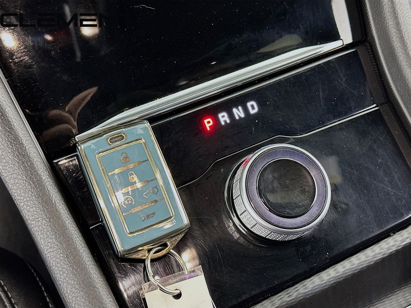 Jeep Grand Cherokee L Vehicle Full-screen Gallery Image 24