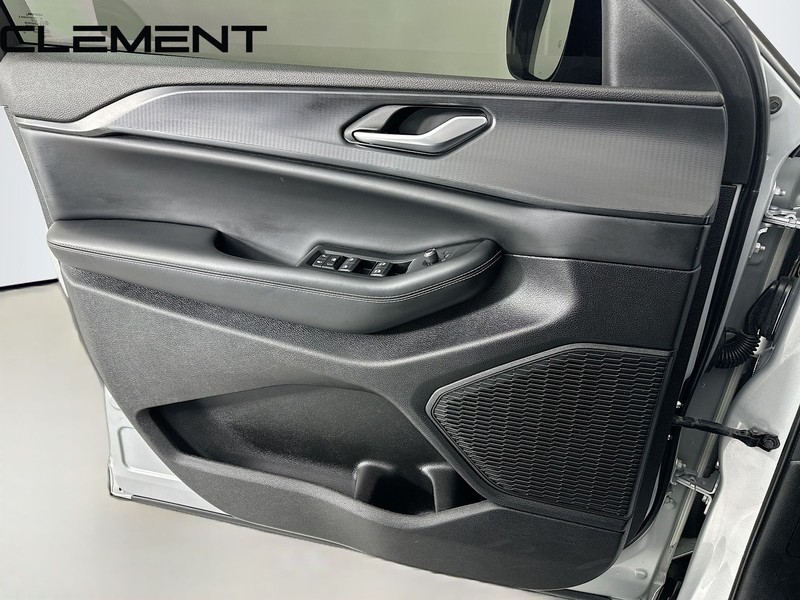 Jeep Grand Cherokee L Vehicle Full-screen Gallery Image 27