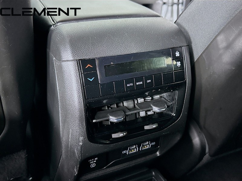 Jeep Grand Cherokee L Vehicle Full-screen Gallery Image 33