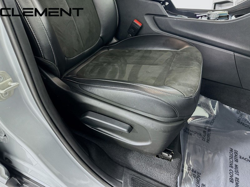 Jeep Grand Cherokee L Vehicle Full-screen Gallery Image 34