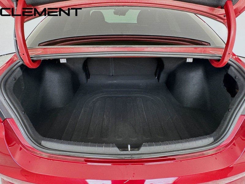 Kia K5 Vehicle Full-screen Gallery Image 11