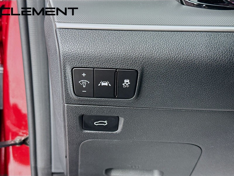 Kia K5 Vehicle Full-screen Gallery Image 13