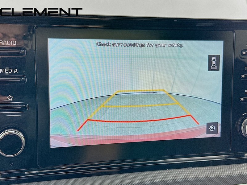 Kia K5 Vehicle Full-screen Gallery Image 20