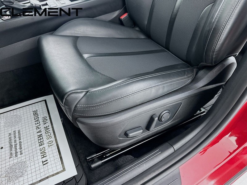 Kia K5 Vehicle Full-screen Gallery Image 28