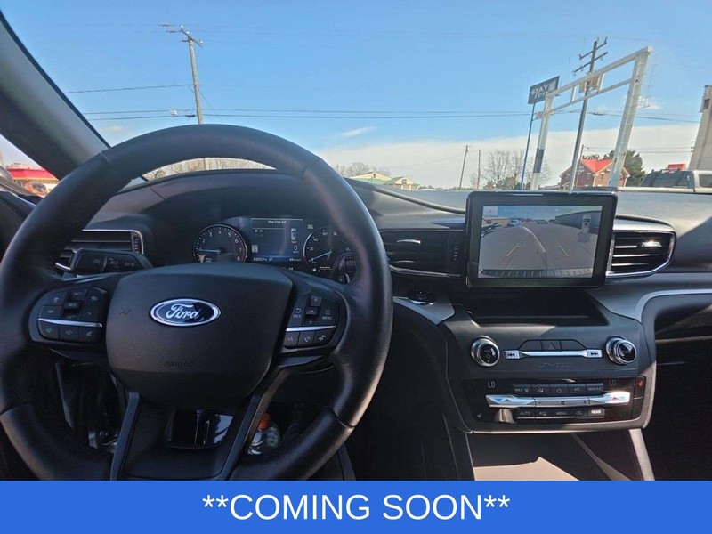 Ford Explorer Vehicle Image 03