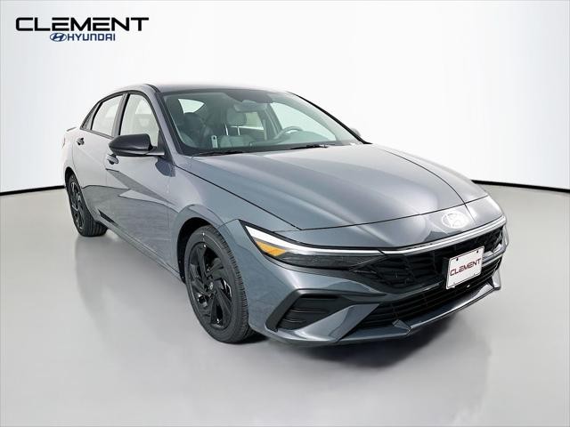 Hyundai Elantra Vehicle Image 03