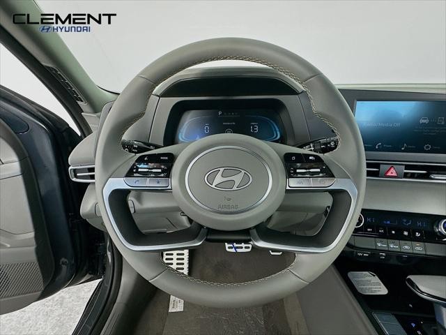 Hyundai Elantra Vehicle Image 13