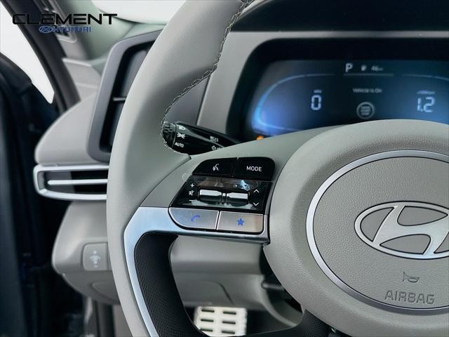 Hyundai Elantra Vehicle Image 14