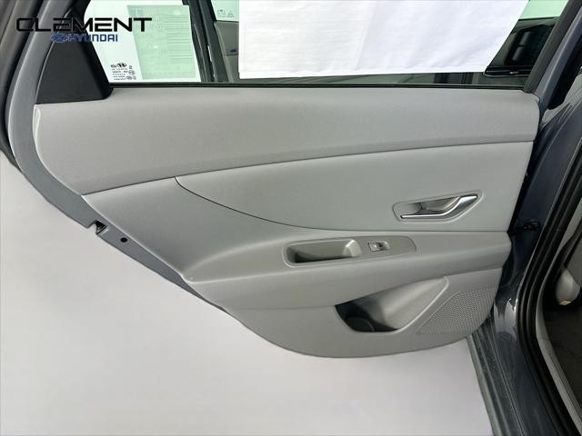 Hyundai Elantra Vehicle Image 25