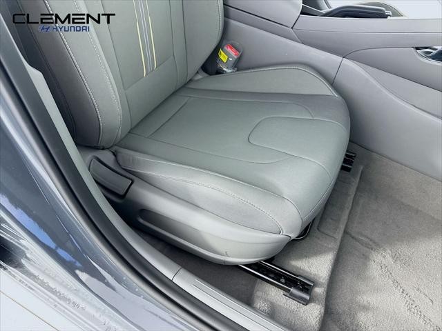 Hyundai Elantra Vehicle Image 27