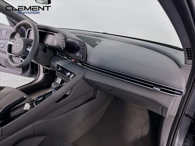 Hyundai Elantra Vehicle Image 28