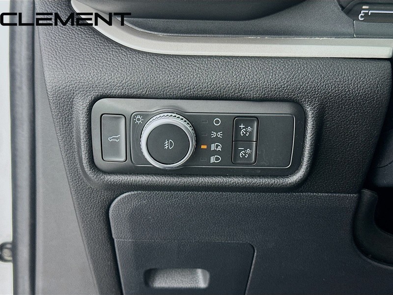 Ford Explorer Vehicle Full-screen Gallery Image 13