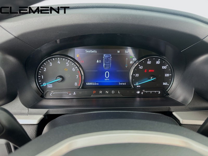 Ford Explorer Vehicle Full-screen Gallery Image 18