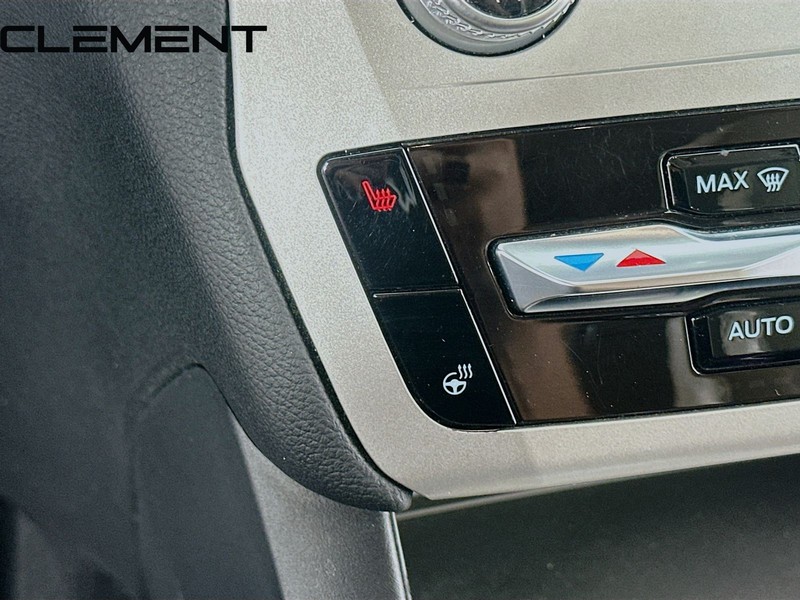 Ford Explorer Vehicle Full-screen Gallery Image 23