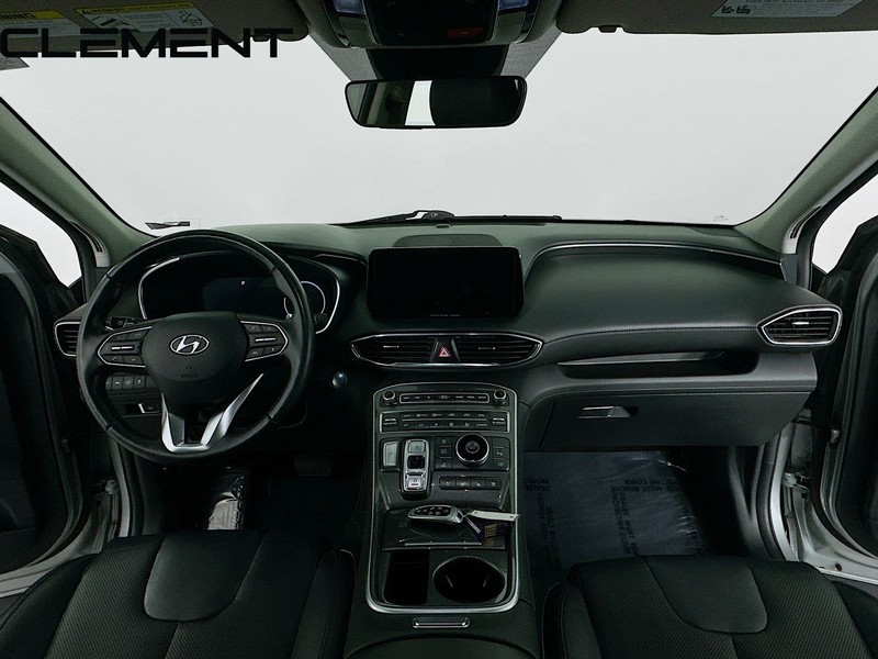 Hyundai Santa Fe Vehicle Full-screen Gallery Image 12