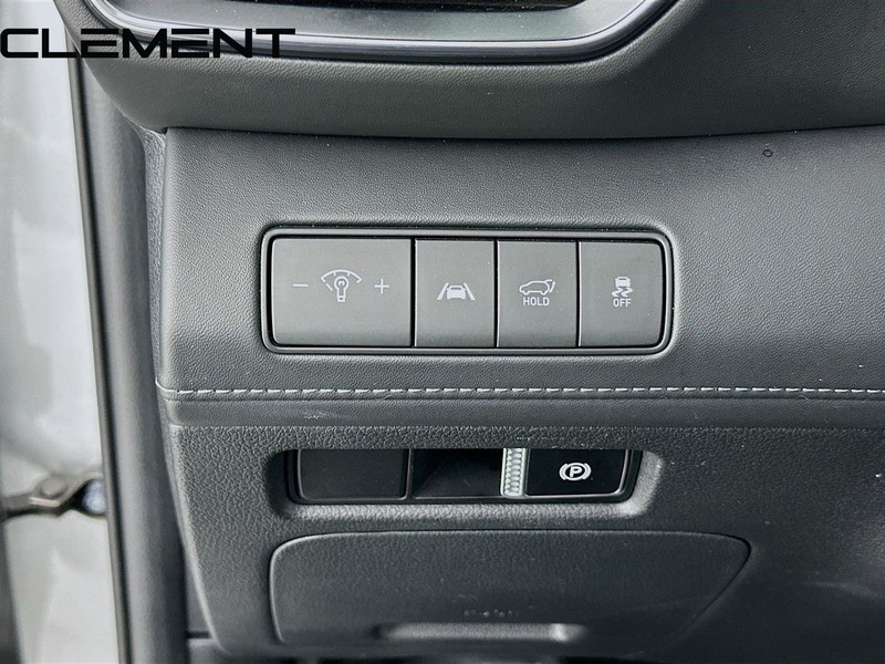 Hyundai Santa Fe Vehicle Full-screen Gallery Image 13