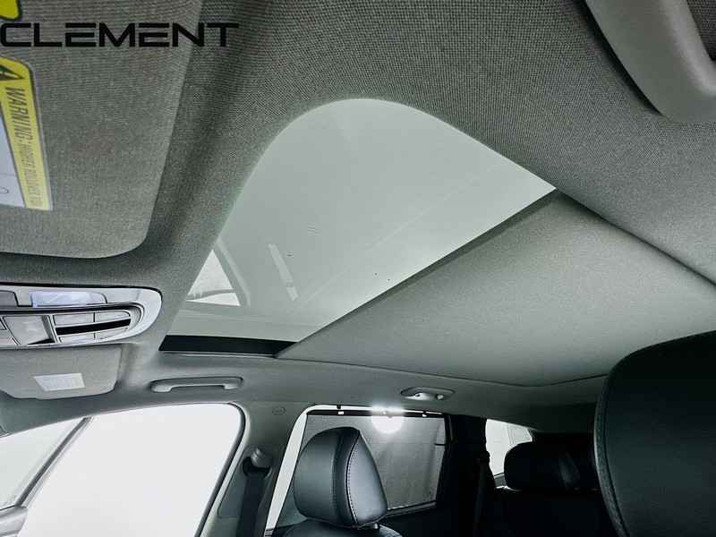 Hyundai Santa Fe Vehicle Full-screen Gallery Image 25