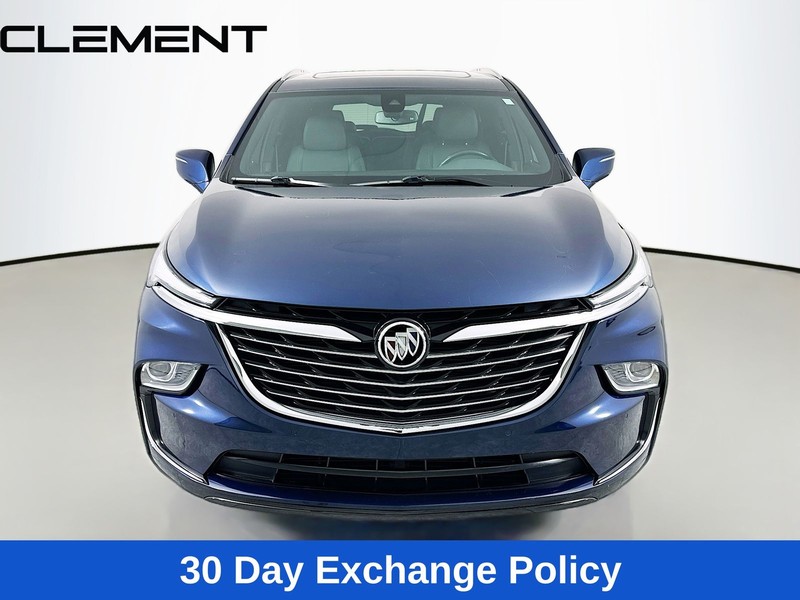 Buick Enclave Vehicle Full-screen Gallery Image 3