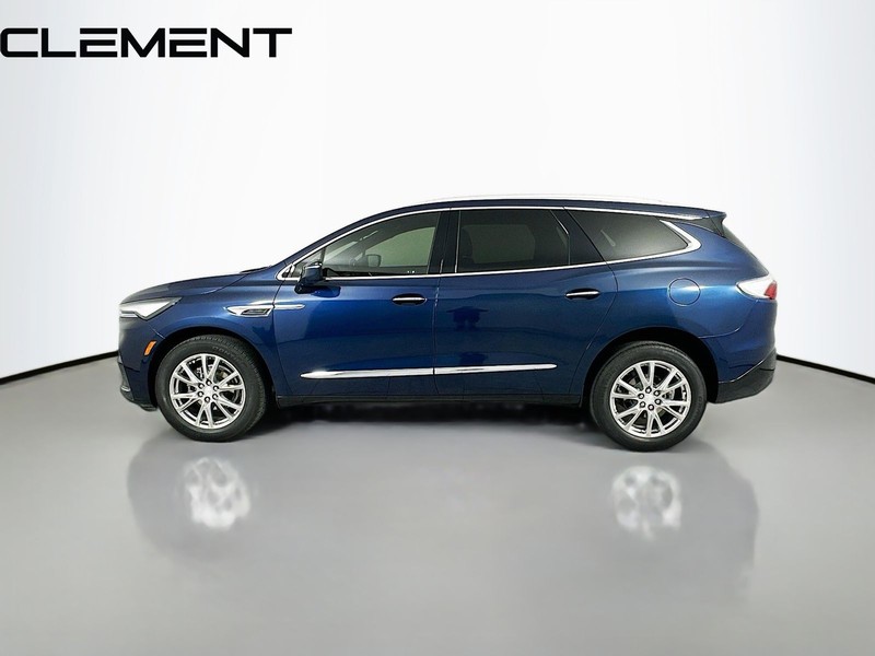 Buick Enclave Vehicle Full-screen Gallery Image 6