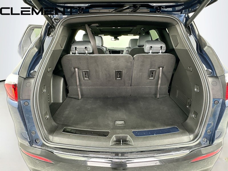 Buick Enclave Vehicle Full-screen Gallery Image 11
