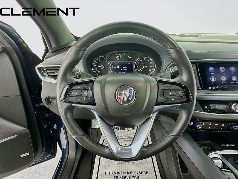 Buick Enclave Vehicle Full-screen Gallery Image 14