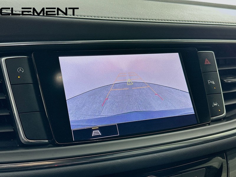 Buick Enclave Vehicle Full-screen Gallery Image 20