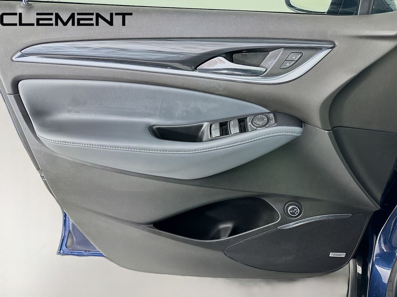 Buick Enclave Vehicle Full-screen Gallery Image 29