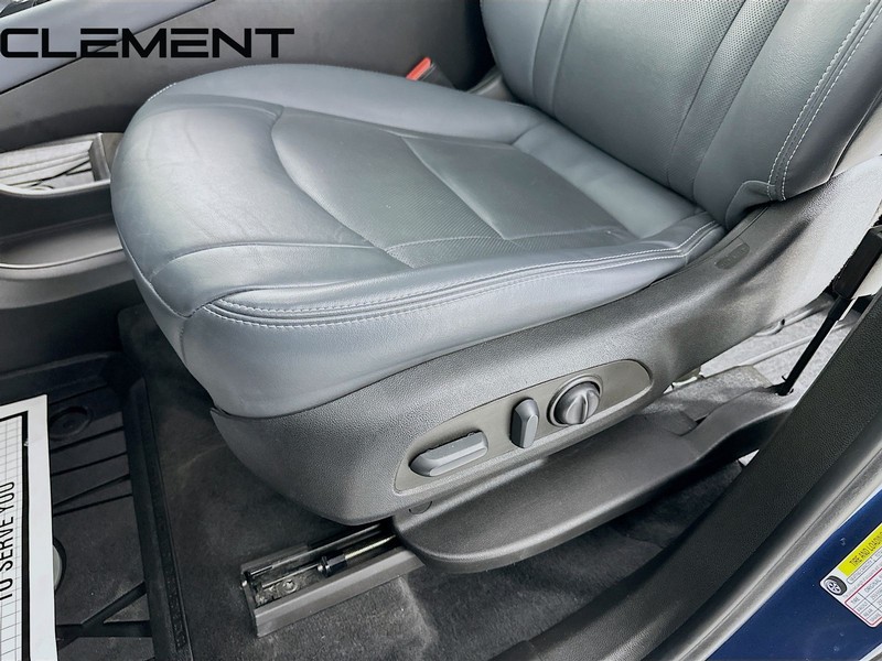 Buick Enclave Vehicle Full-screen Gallery Image 30