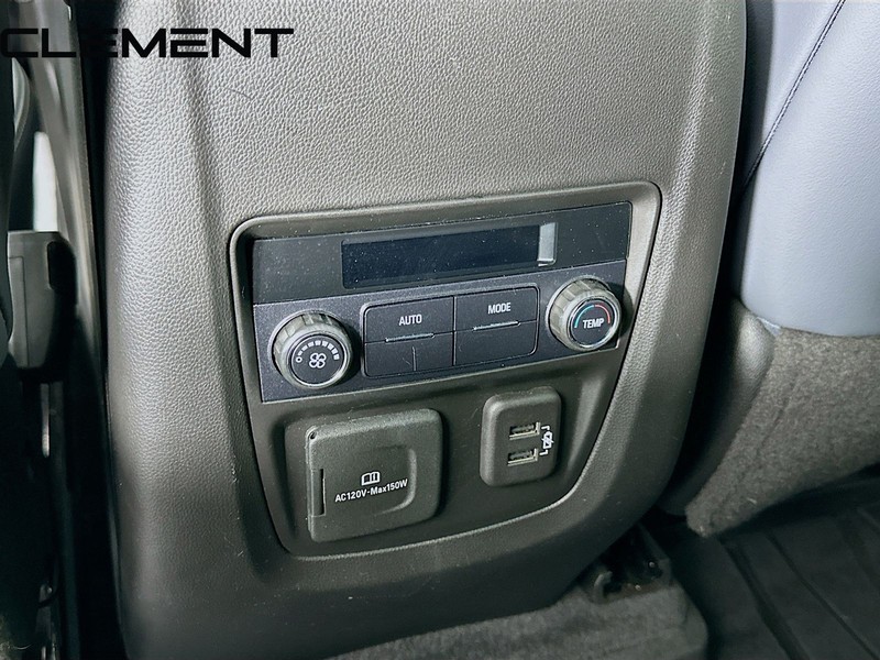 Buick Enclave Vehicle Full-screen Gallery Image 36