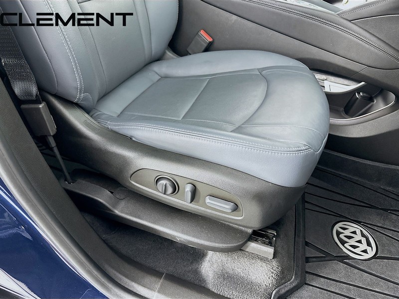 Buick Enclave Vehicle Full-screen Gallery Image 37