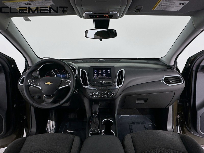 Chevrolet Equinox Vehicle Full-screen Gallery Image 12