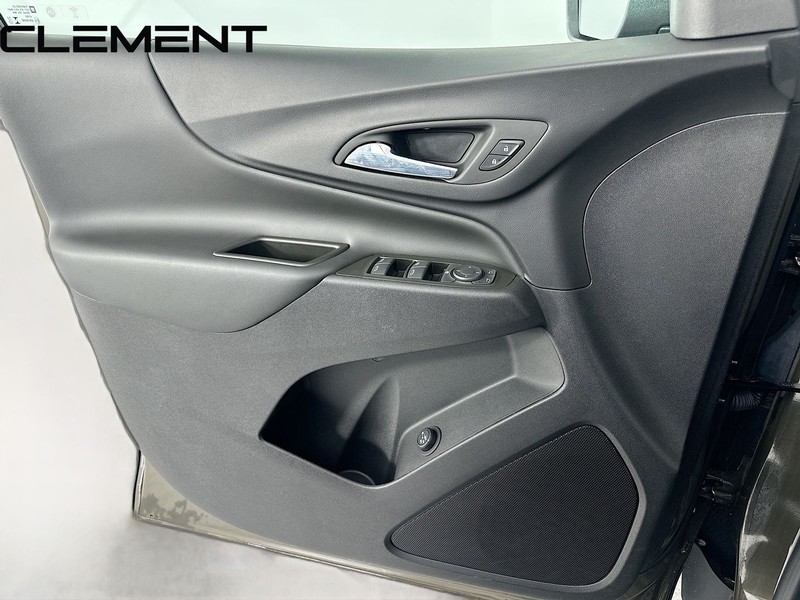 Chevrolet Equinox Vehicle Full-screen Gallery Image 27