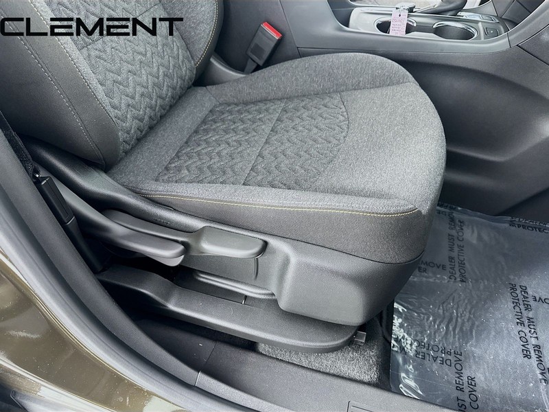 Chevrolet Equinox Vehicle Full-screen Gallery Image 33