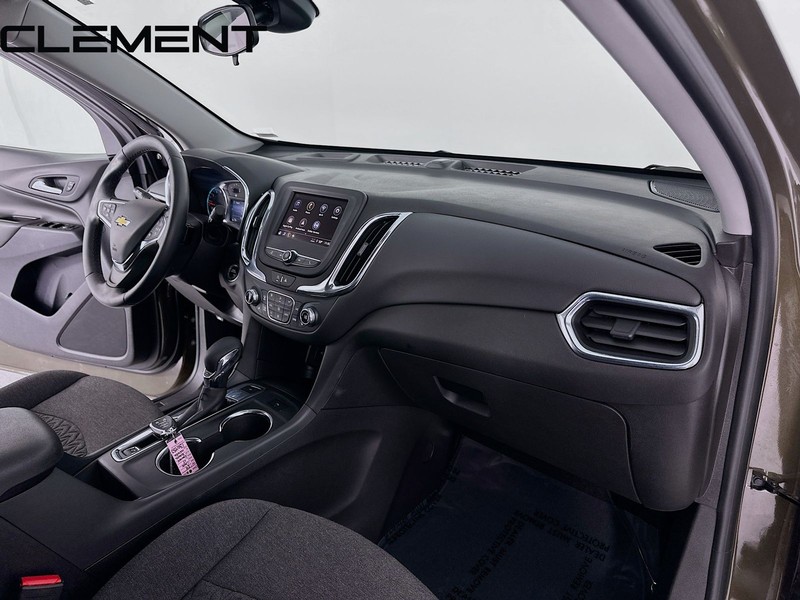 Chevrolet Equinox Vehicle Full-screen Gallery Image 34