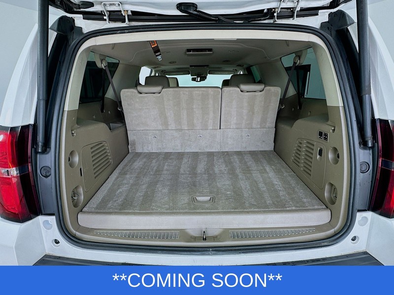 Chevrolet Suburban Vehicle Image 08