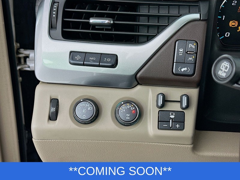 Chevrolet Suburban Vehicle Image 10