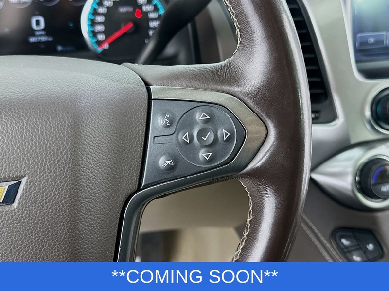 Chevrolet Suburban Vehicle Image 13