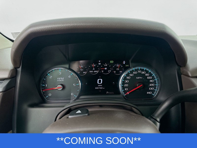 Chevrolet Suburban Vehicle Image 14