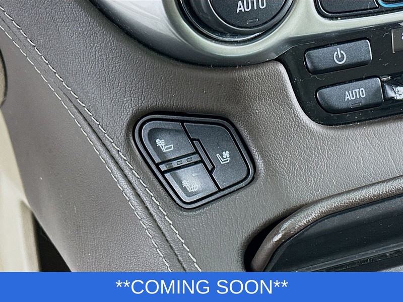Chevrolet Suburban Vehicle Image 18