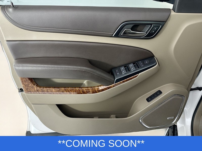 Chevrolet Suburban Vehicle Image 23