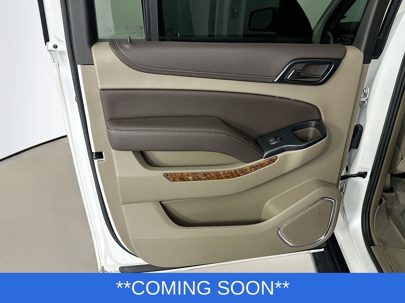 Chevrolet Suburban Vehicle Image 26
