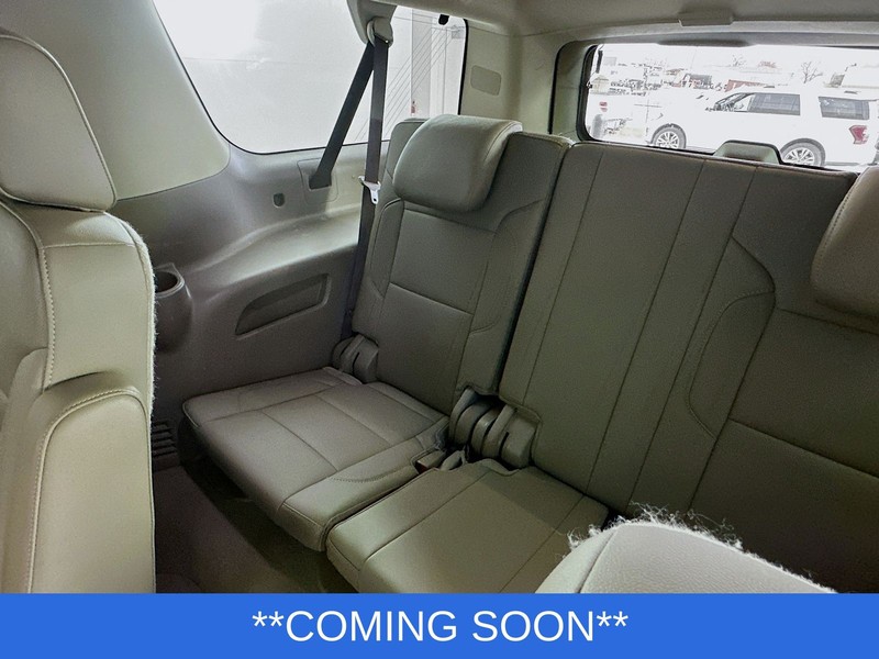 Chevrolet Suburban Vehicle Image 28