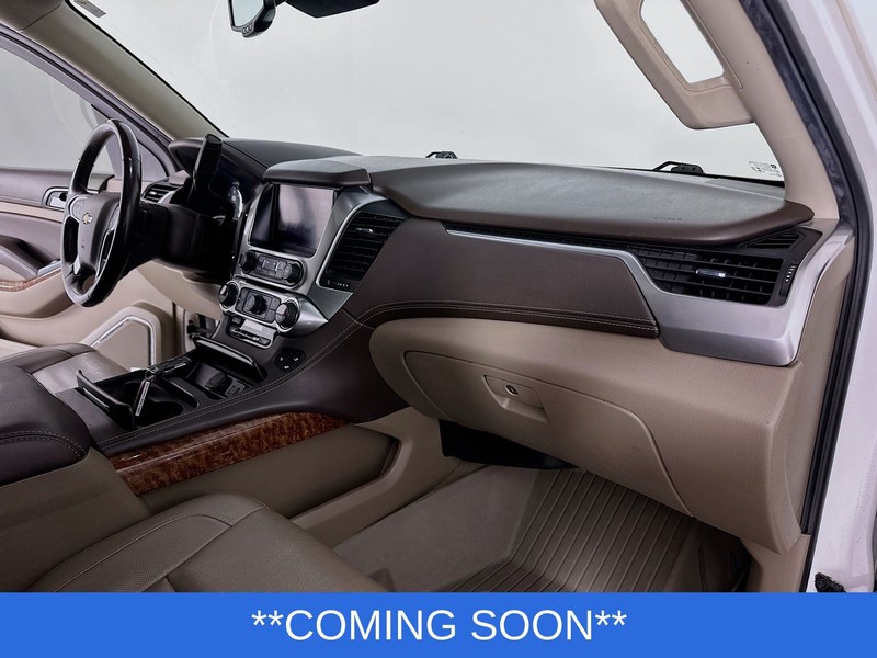 Chevrolet Suburban Vehicle Image 32