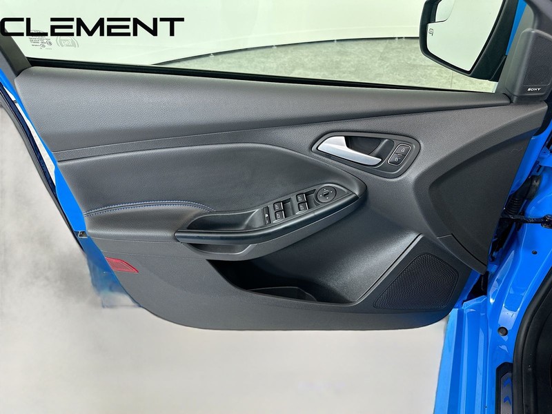 Ford Focus Hatchback Vehicle Image 30