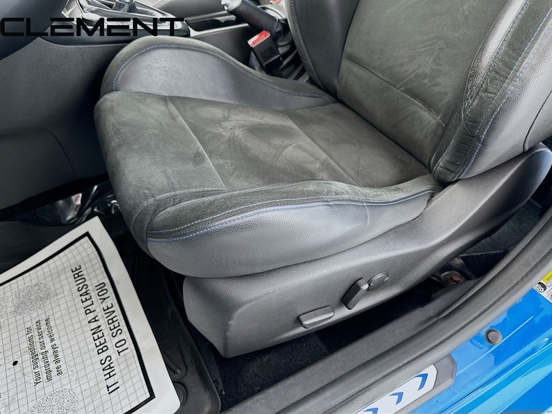 Ford Focus Hatchback Vehicle Image 32