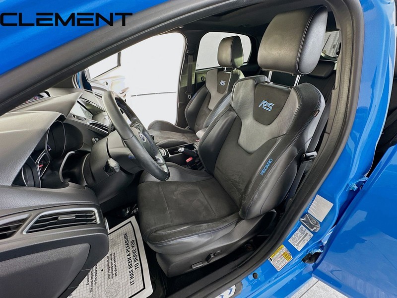 Ford Focus Hatchback Vehicle Image 33